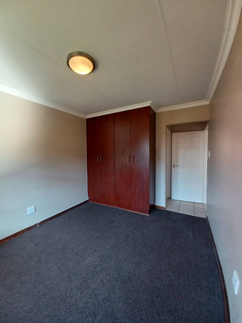 To Let 2 Bedroom Property for Rent in Langenhovenpark Free State